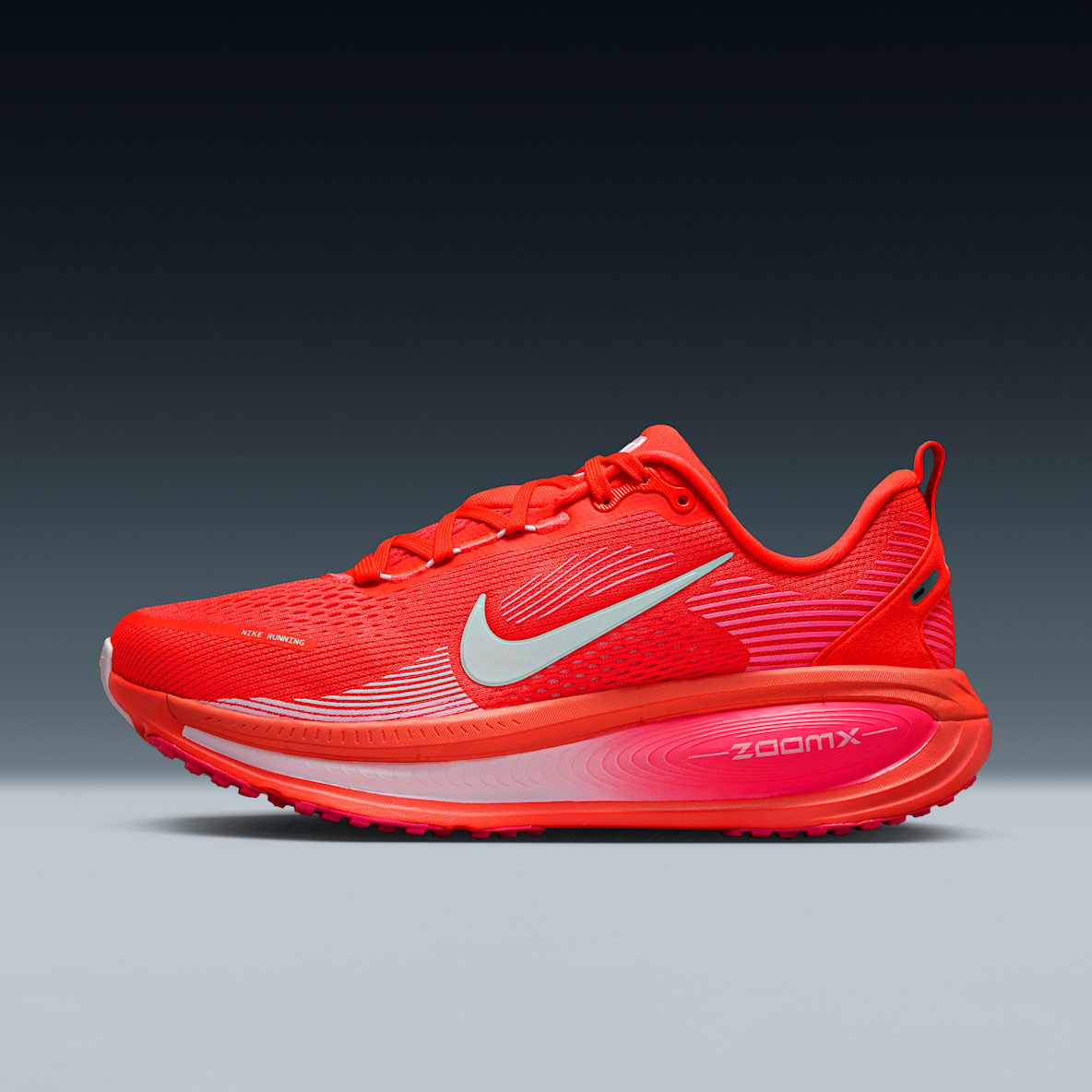 NIKE　ナイキ　ZOOMX　ランニングシューズ 　赤 NIKE ナイキ ZOOMX ランニングシューズ 赤 Red Nike ZoomX Shoes
